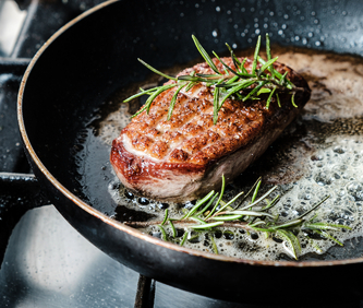 Dal taglio alla padella: tecniche e ricette per le spadellate di carne